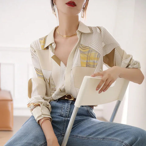 Ladies' blouse with artistic pattern