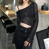 Asymmetrical Off-Shoulder Top in Y2K Style with Visible Belly