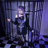 悪魔のようなセーターとエッジの効いたルックスでユニークなスタイルを