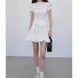 韓国のフェアリーコアスタイルのエレガントな白いレディースミニスカート