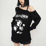 「UNKNOWN」プリント入りの丈夫なオーバーサイズセーター