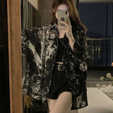 女性用の長めのゆったりシャツスタイル グレーと黒のタイダイゴシック