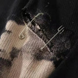 安全ピン付きダメージ加工ブラックセーター