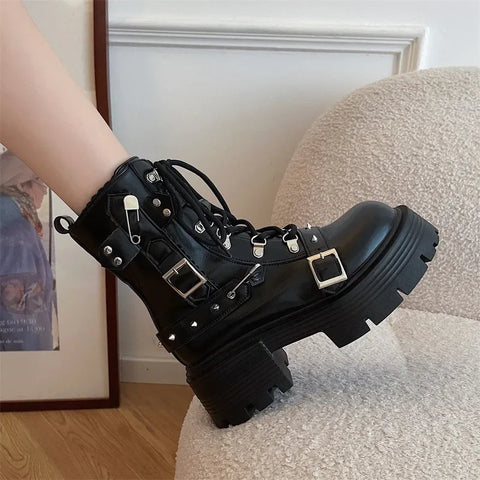 Leather Breathable Platform Boots with Zipper and Studs