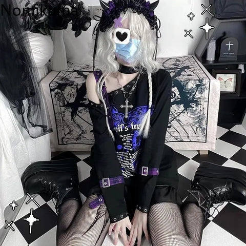 悪魔のようなセーターとエッジの効いたルックスでユニークなスタイルを