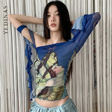 夏にぴったりのグラフィックプリントのメッシュトップス