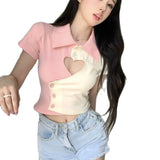 ハートネックラインが魅力的なソフトガールポロシャツ