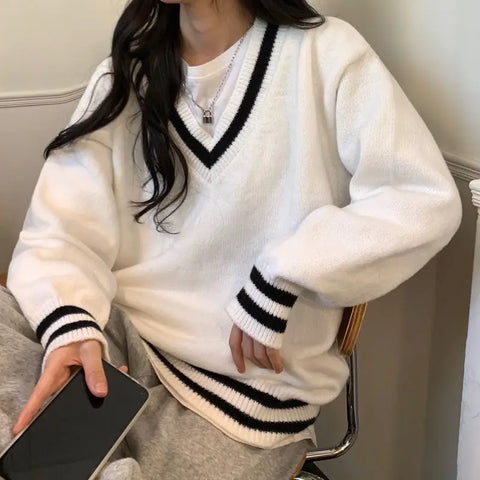 V-cut Sweater for e-girls Casual Oversized Knit for Spring and Autumn