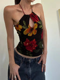 ソフトガールスタイルの花柄ホルターネックトップス、バックタイ付き
