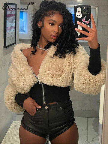 Elegante E-Girl Kurzjacke mit Patchwork und Pelzkragen