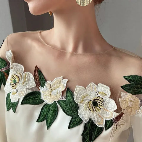 Soft-Girl Blouse with Off-Shoulder and Embroidery