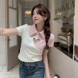 ハートネックラインとボタンが付いたツーカラーのソフトガールポロシャツ