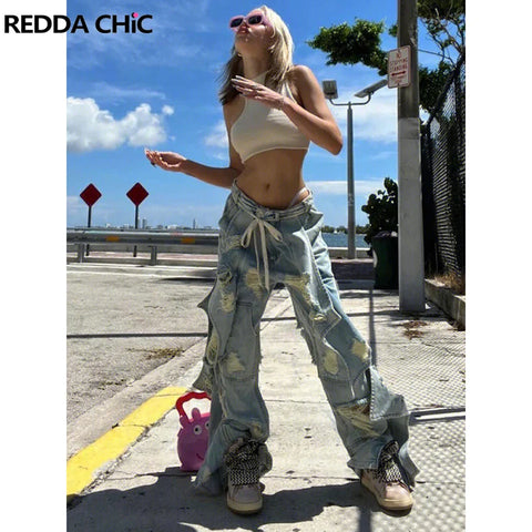 バットデザインのリップが入ったオーバーサイズスケータージーンズ